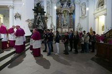 Abschlussvesper der Bischofskonferenz mit Austeilung des Bonifatiussegens (Foto: Karl-Franz Thiede)